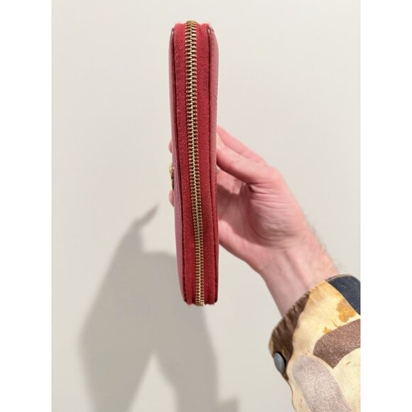 Gucci Red Leather Zip-Around Wallet with Gold Logo Gucci Marmont GG - Picture 4 of 11